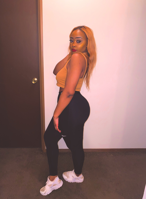 Header of blondieeee