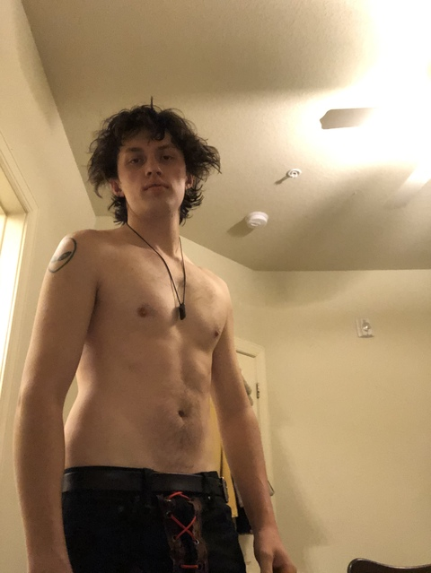 Header of carlozpicyweinr