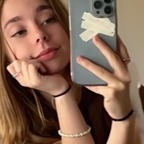 Caroline Goodrich @carolinegoodrich Leak OnlyFans 

 profile picture