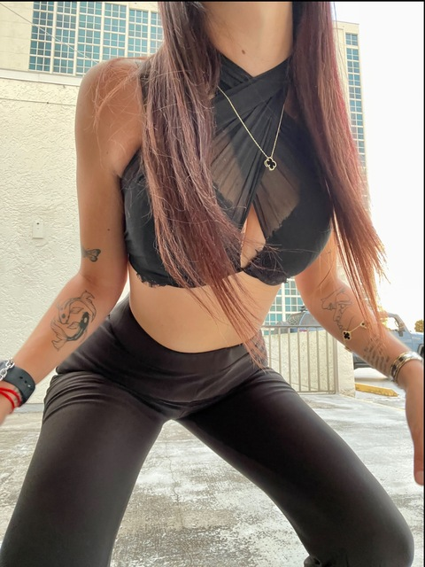 Header of corinnaoxoxo