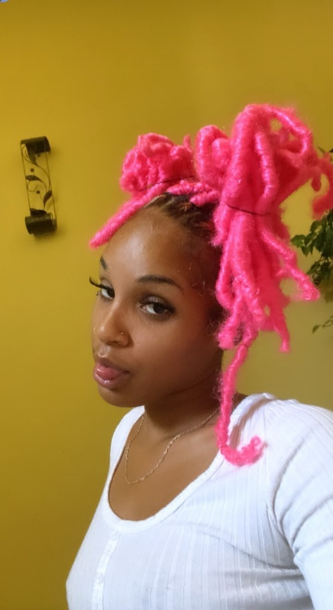 Header of mia_trillest