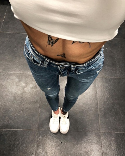 Header of petitetattoogirl