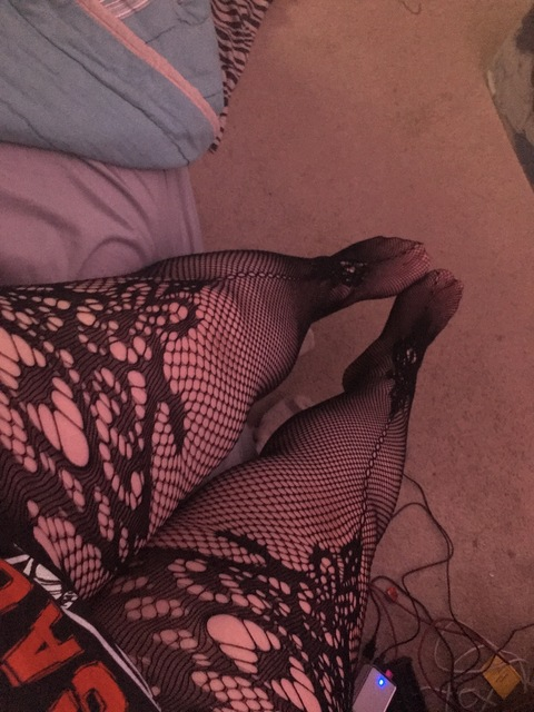 Header of queennveeee