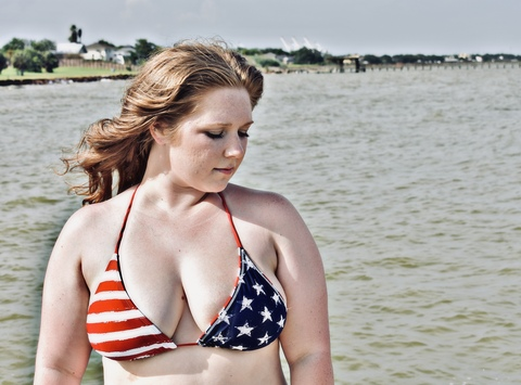 Header of strawberryblondebabe