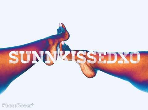 Header of sunnkissedxo