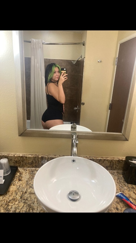 Header of thatbadbxtch