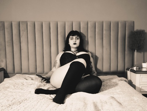 Header of themistresskatyavip