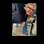 thetruckerchick (The Trucker Chick) OnlyFans Leaks 

 profile picture