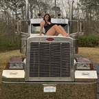 Onlyfans leak trucker_gurl30 

 profile picture